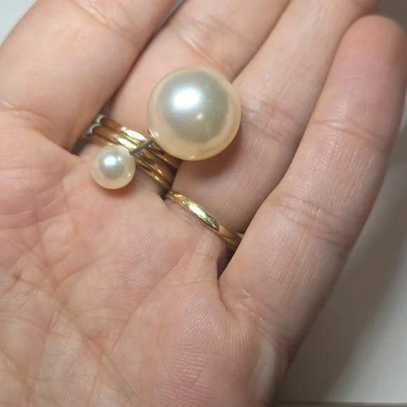 New Pearl Earrings - Picture 5 of 6